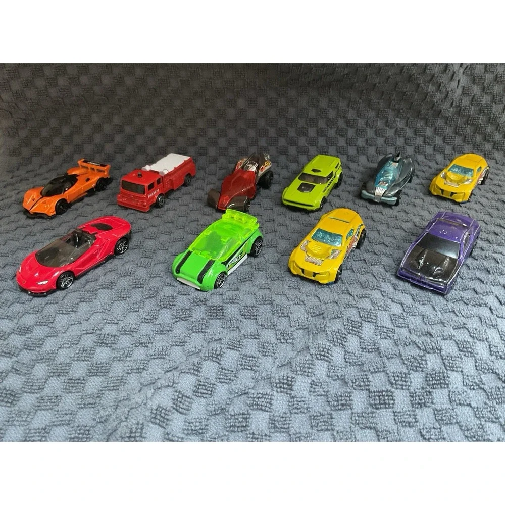 Hot Wheels Cars Lot Of 10 * Some Vintage *‎ Race Cars * Fire Truck